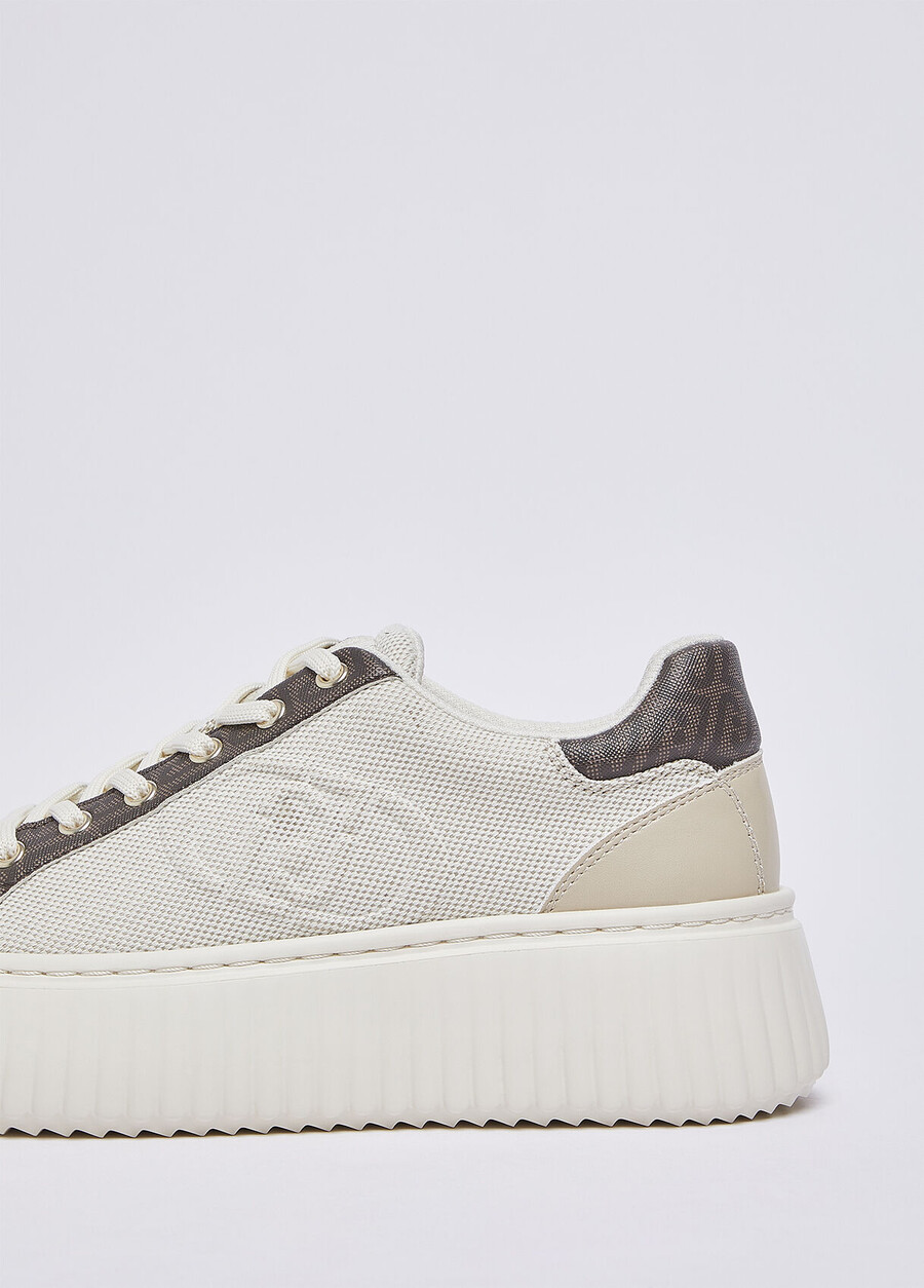 baskets en toile avec logo maxi