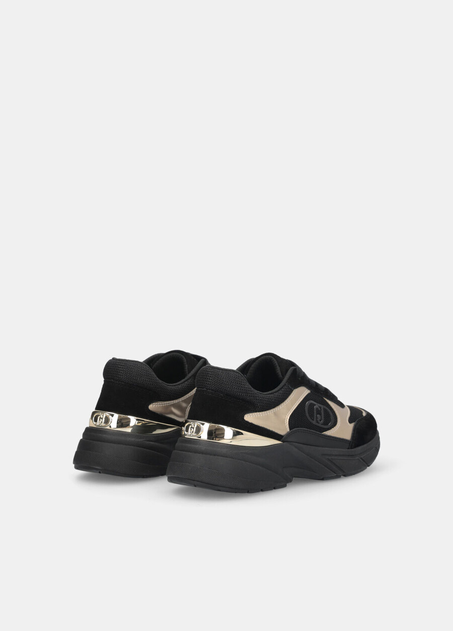 baskets en daim et mesh