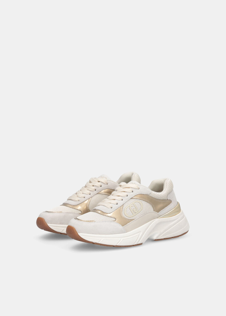 baskets en daim et mesh