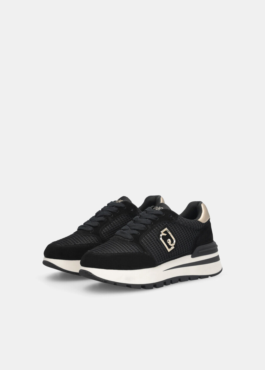 baskets en daim et mesh
