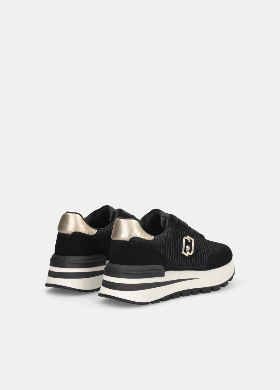 baskets en daim et mesh