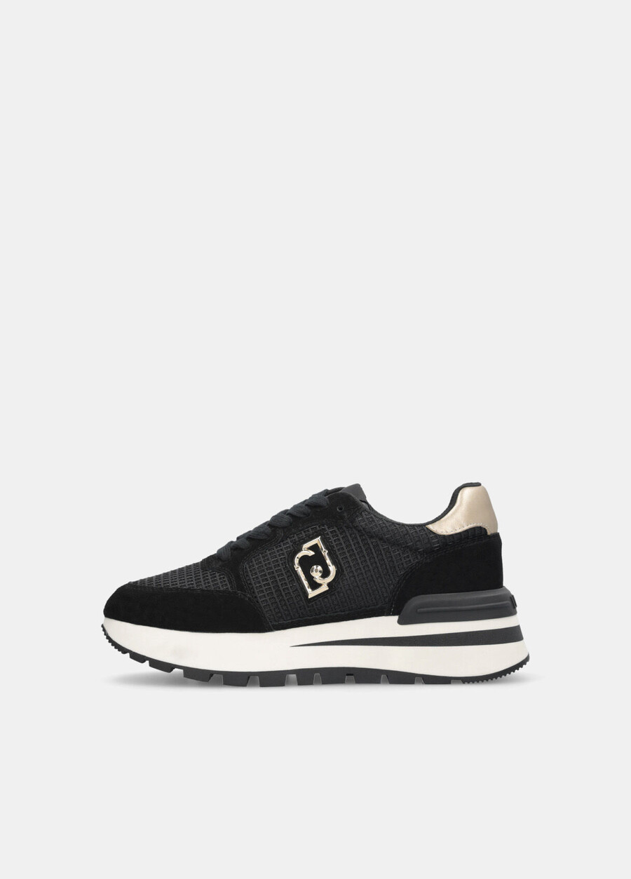 baskets en daim et mesh