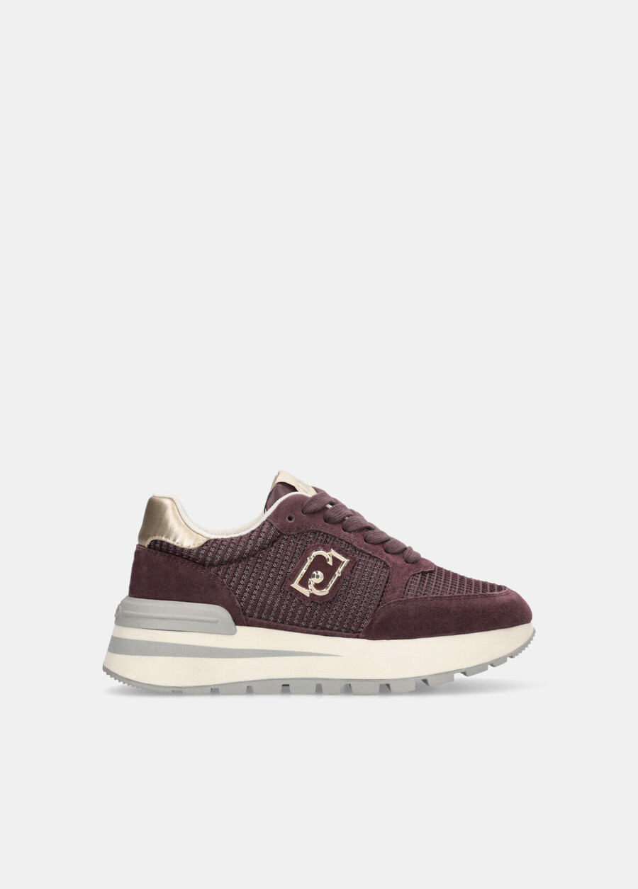 baskets en daim et mesh