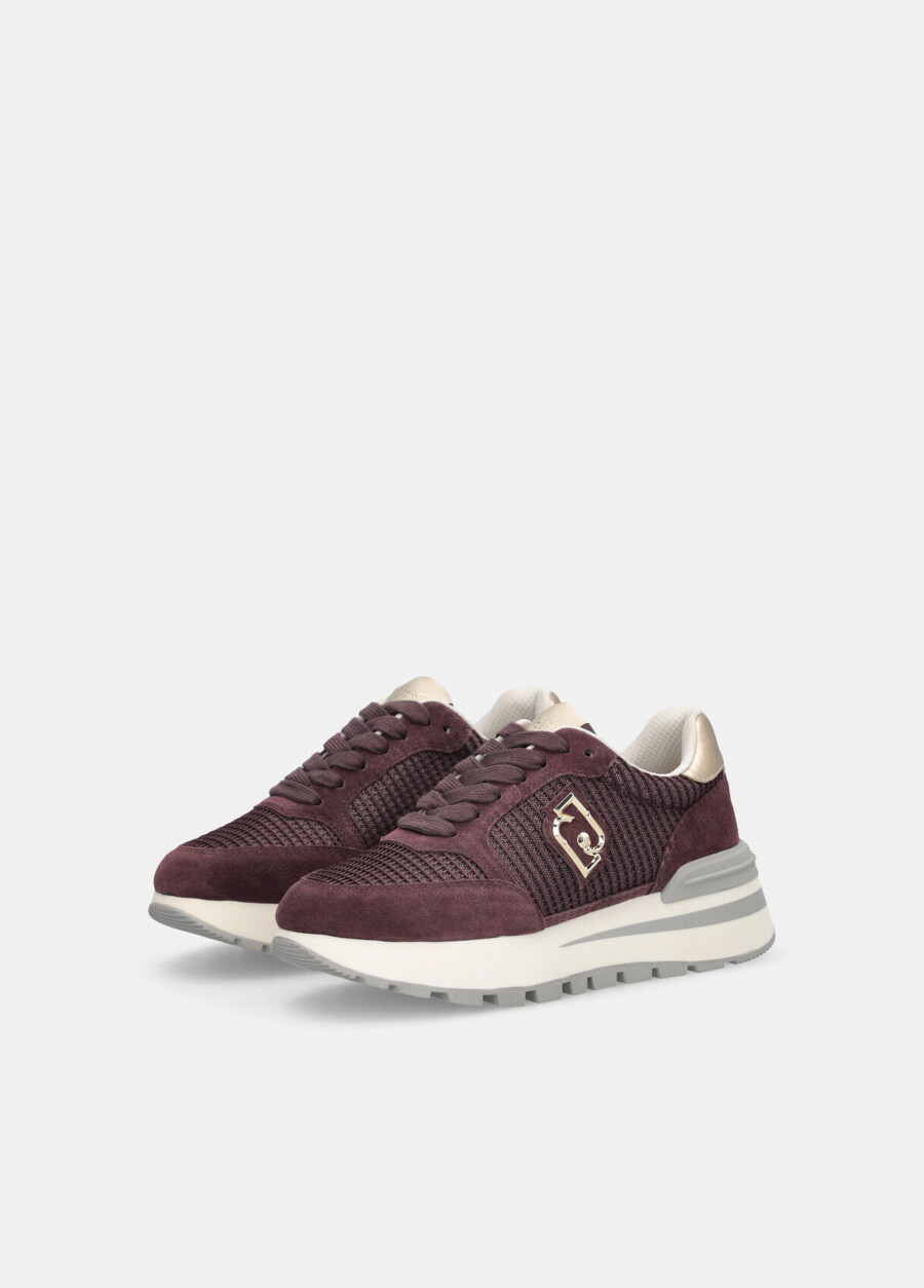 baskets en daim et mesh