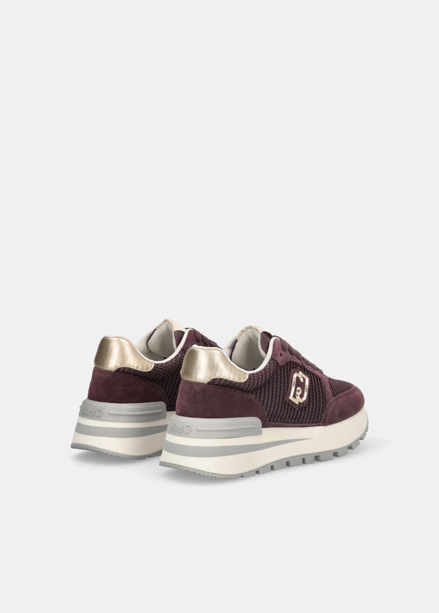 baskets en daim et mesh