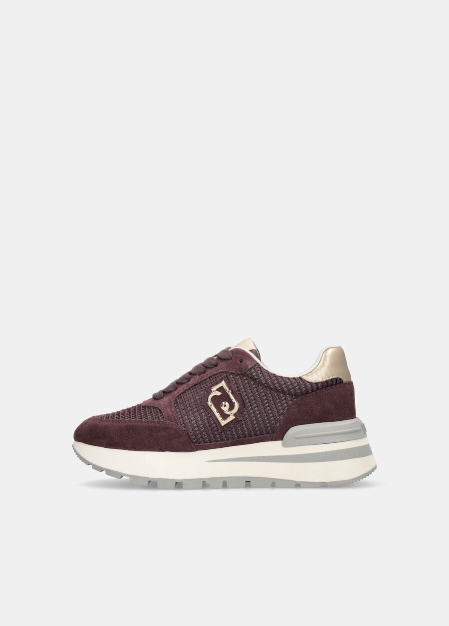 baskets en daim et mesh