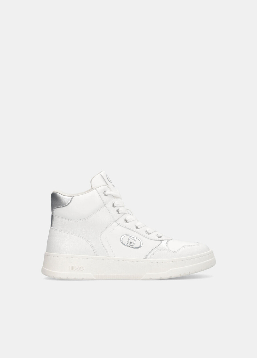 baskets de basketball en cuir