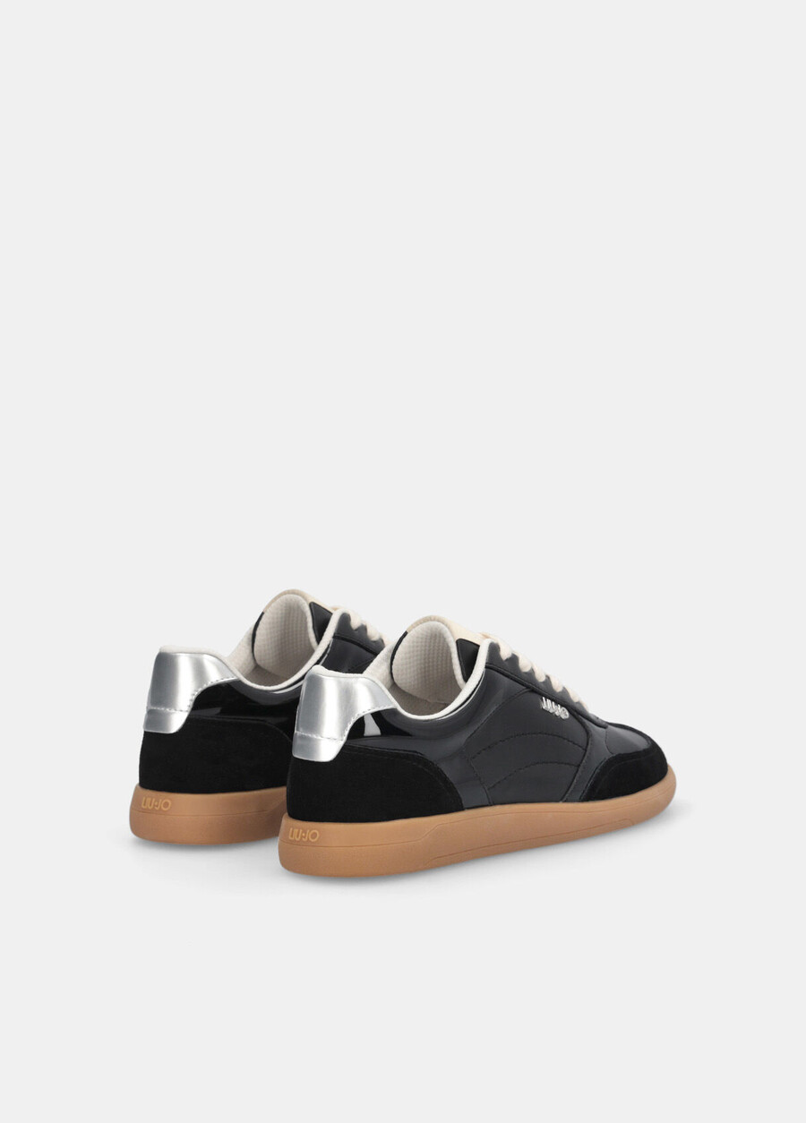 baskets en cuir