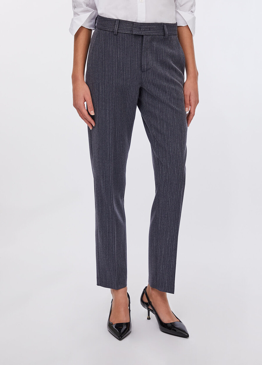 pantalon en flanelle à fines rayures