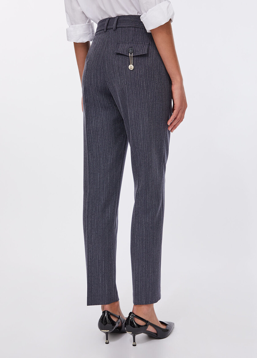pantalon en flanelle à fines rayures