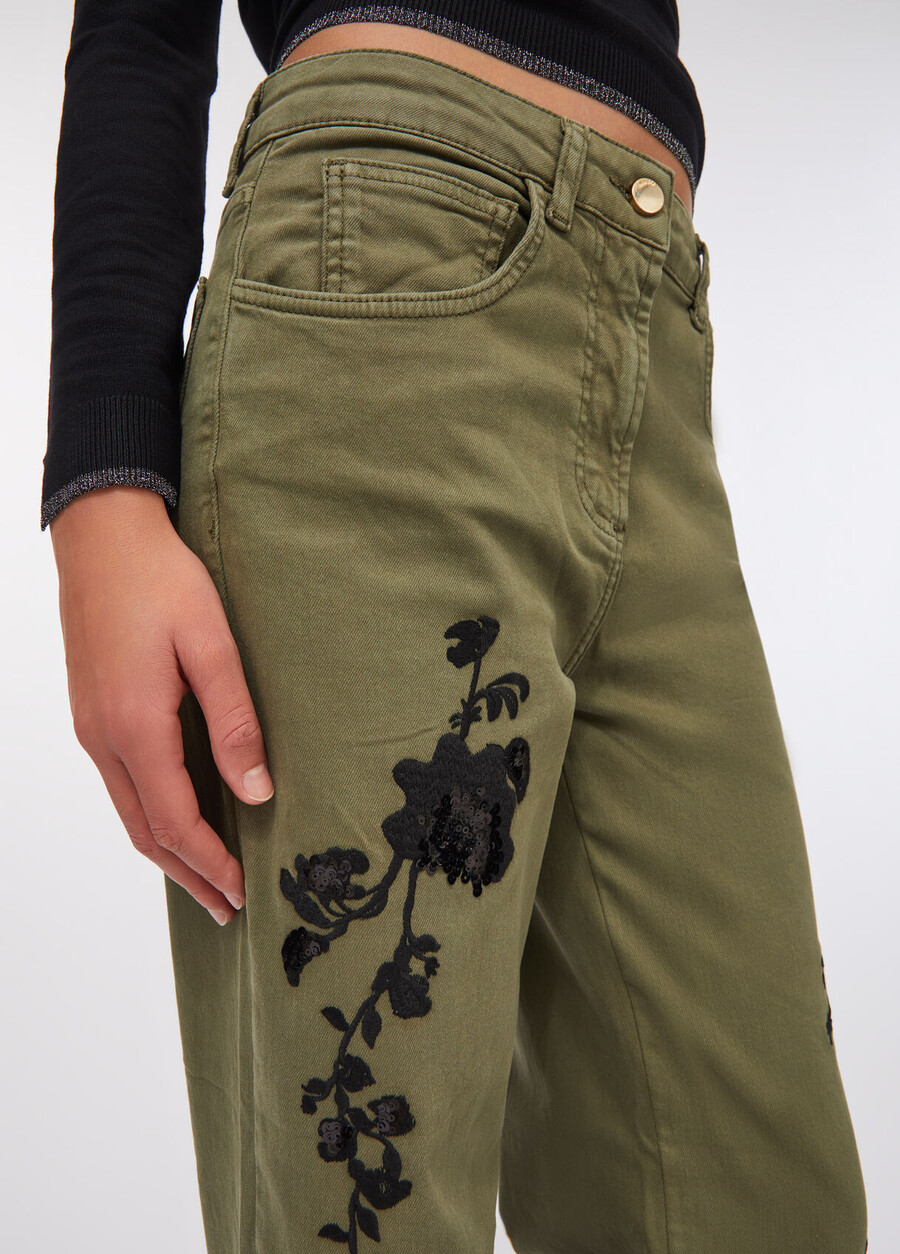 pantalon brodé