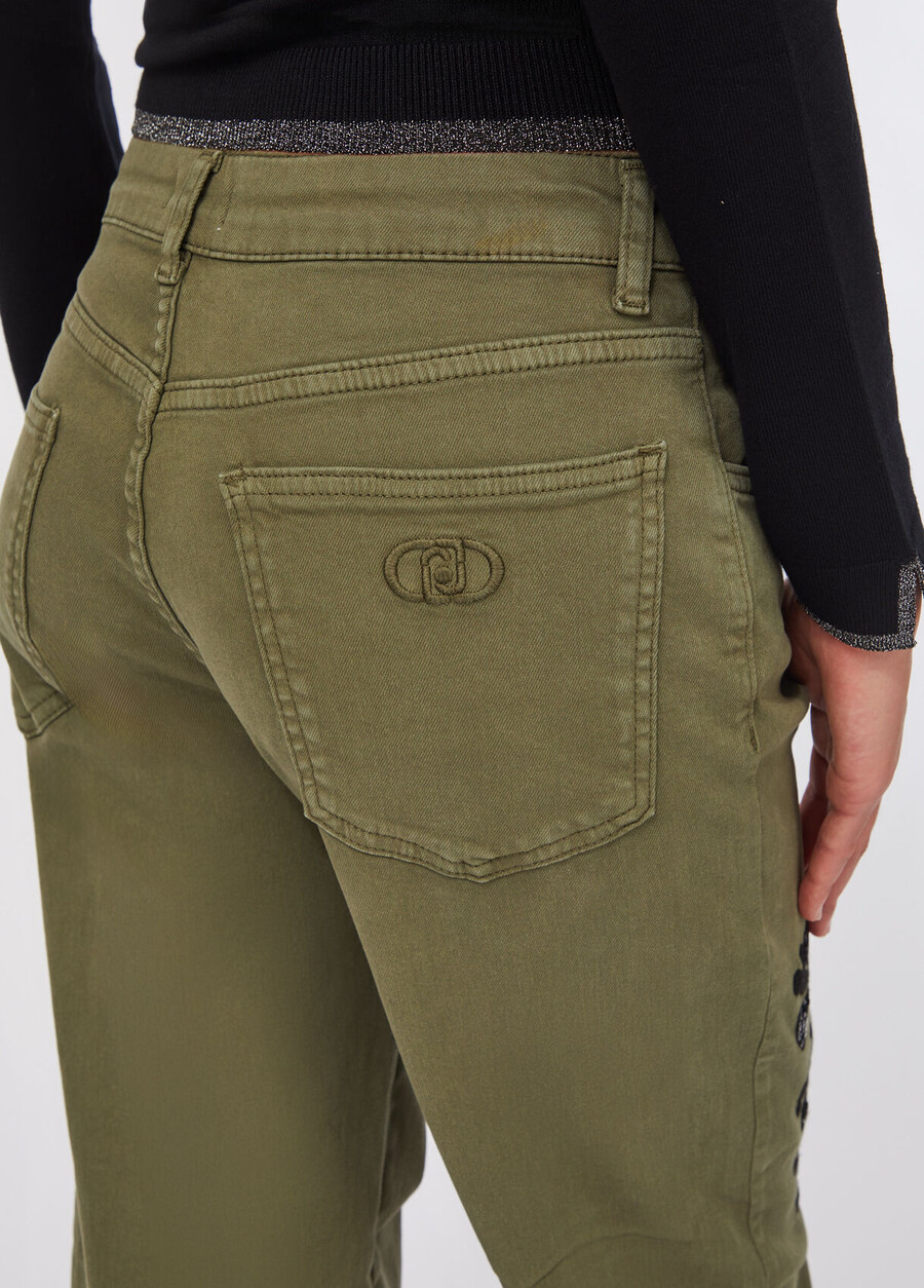 pantalon brodé