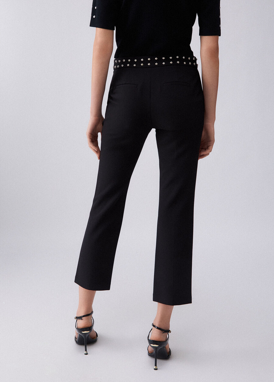 pantalon élégant à clous