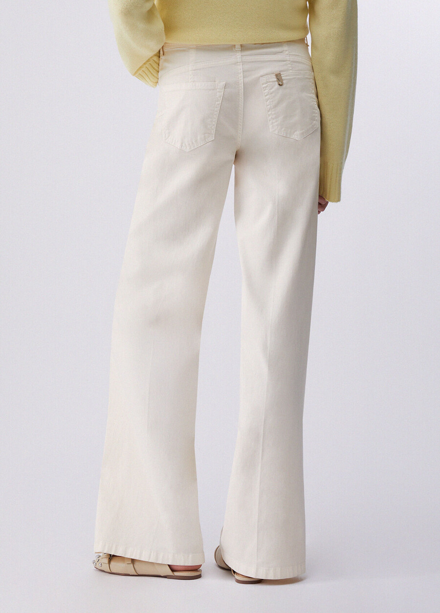 pantalon évasé avec ceinture