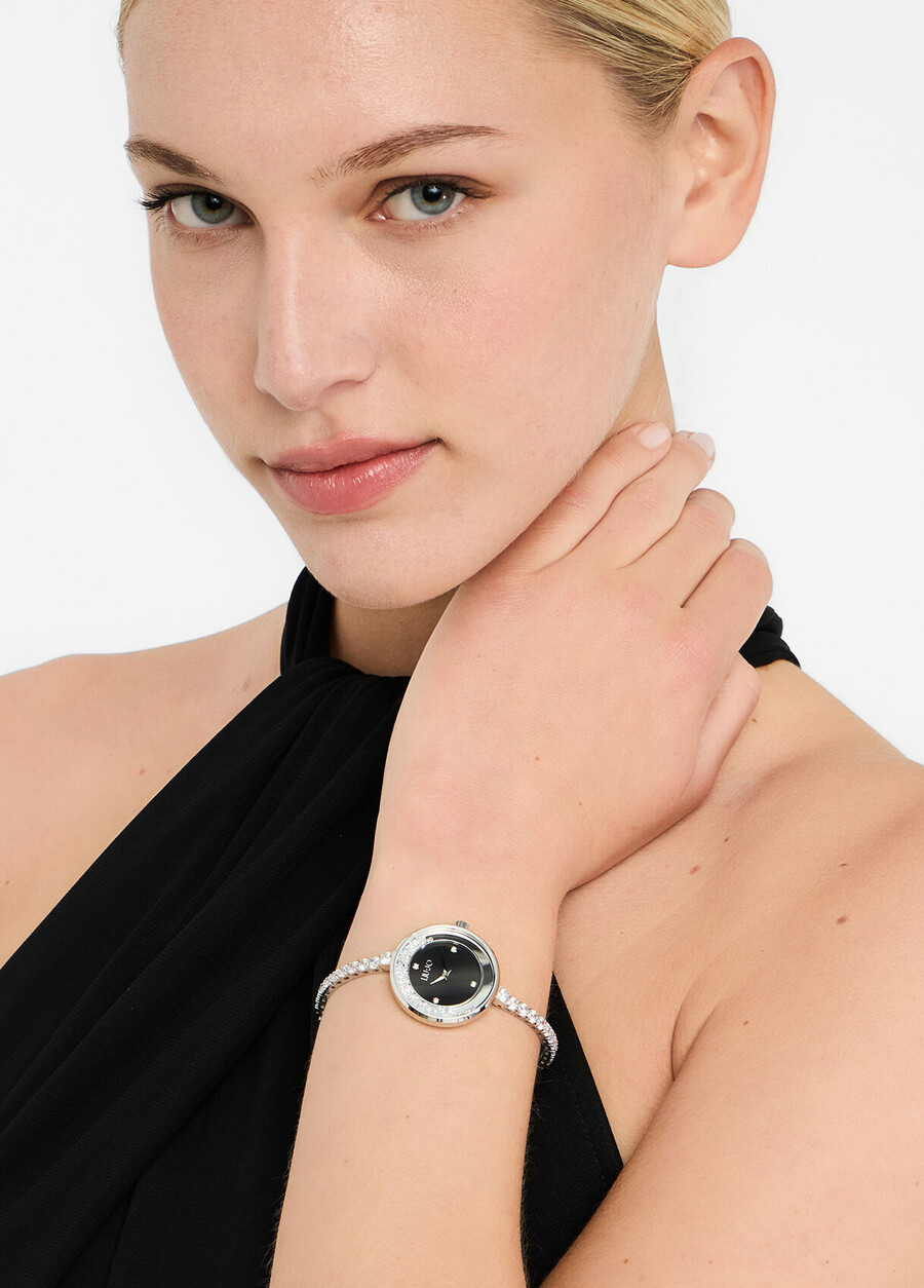 montre-bracelet avec diamants