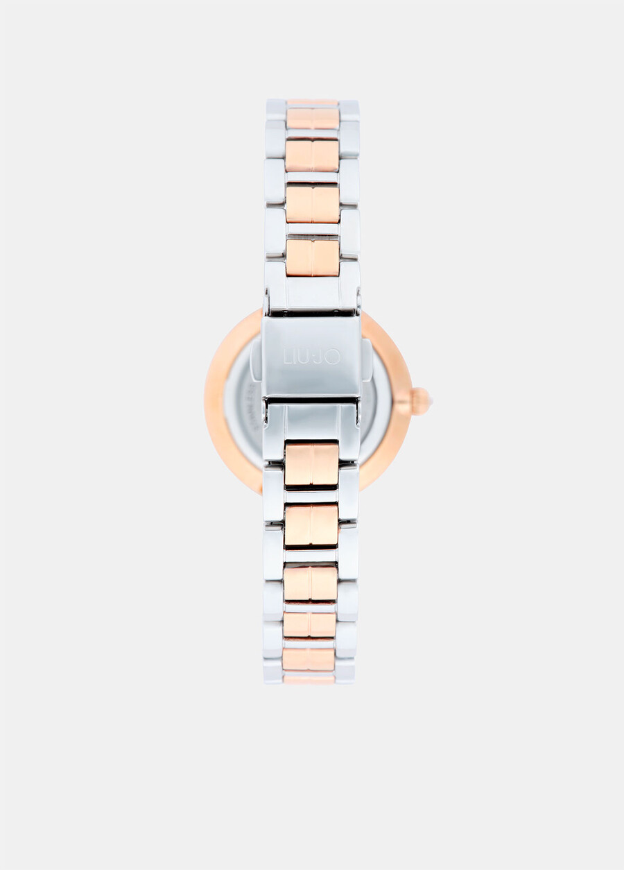 montre en acier avec diamants